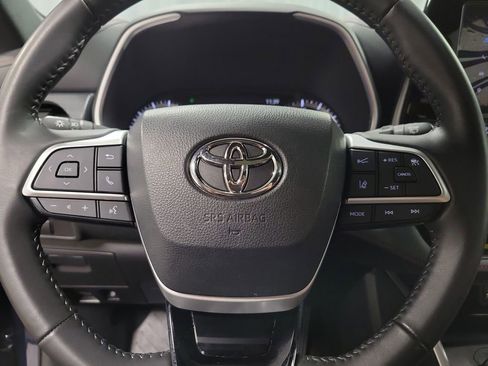 Used 2023 Toyota Highlander XSE AWD/4WD image 18