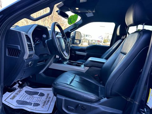 Used 2022 Ford F250 Lariat w/ Chrome Package image 8