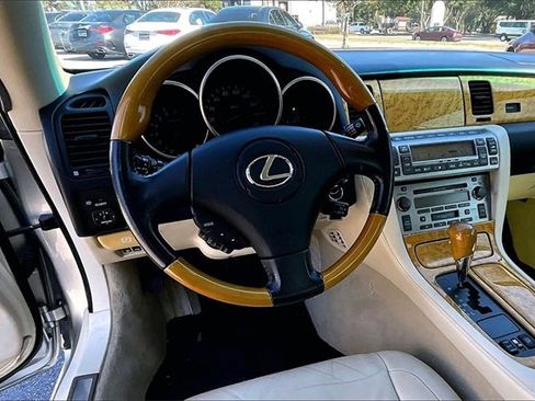 Used 2005 Lexus SC 430 Convertible image 8