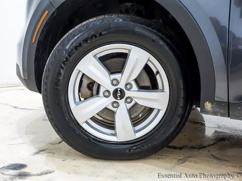 Used 2022 Kia Sorento LX image 12