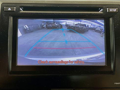 Used 2014 Toyota Camry XLE w/ Leather Package image 9