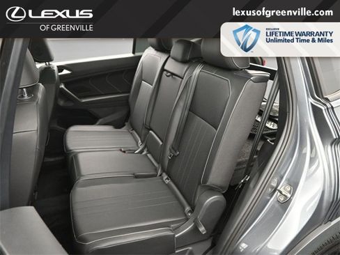 Used 2022 Volkswagen Tiguan SE R-Line image 28