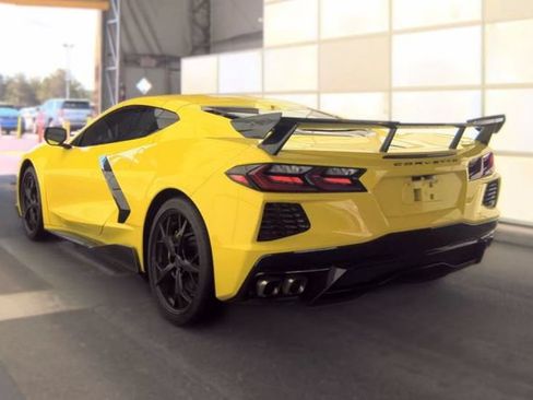 Used 2022 Chevrolet Corvette Stingray Premium Cpe w/ Z51 Performance Package RWD image 9