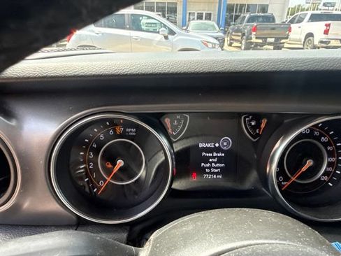 Used 2022 Jeep Gladiator Sport AWD/4WD image 12