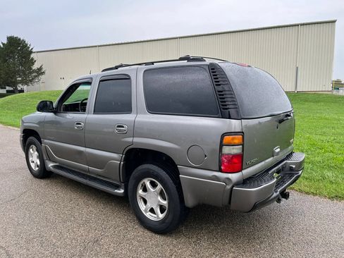 Used 2005 GMC Yukon Denali AWD/4WD image 4
