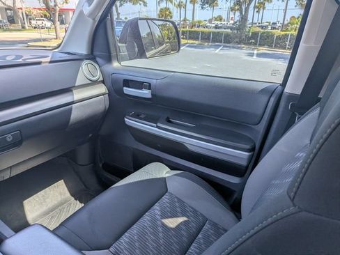 Used 2020 Toyota Tundra SR5 w/ SR5 Upgrade Package AWD/4WD image 17