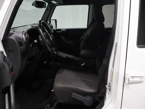 Used 2018 Jeep Wrangler Unlimited Sport S AWD/4WD image 10