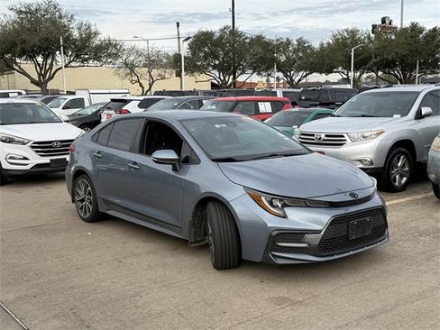 Used 2022 Toyota Corolla SE image 3