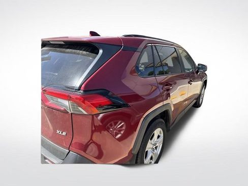 Used 2019 Toyota RAV4 XLE w/ Convenience Package FWD image 6