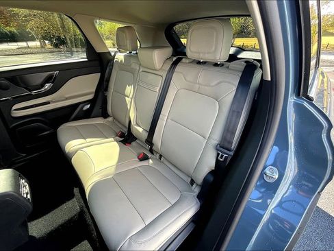 New 2026 Lincoln Corsair Premiere image 10