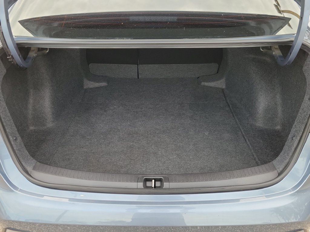 Used 2026 Toyota Corolla SE FWD image 8