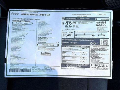 New 2025 Jeep Grand Cherokee Laredo image 14