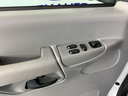 Used 2007 Ford E-350 and Econoline 350 Extended Wagon Super Duty RWD image 13