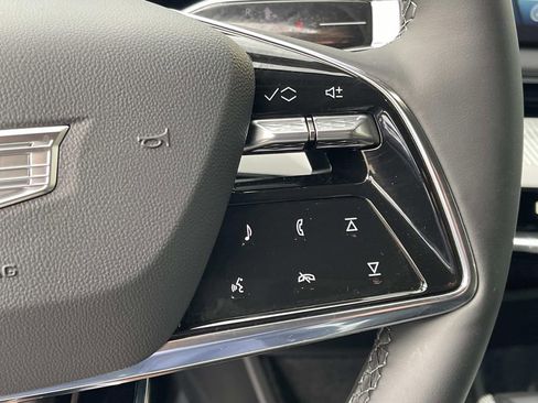 New 2026 Cadillac Optiq Luxury 1 image 32