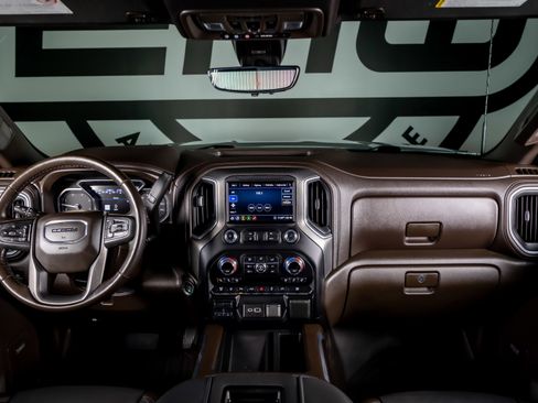 Used 2020 GMC Sierra 3500 Denali w/ Denali Ultimate Package image 2