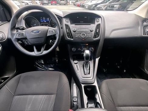 Used 2016 Ford Focus SE image 16