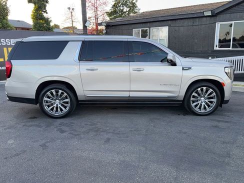 Used 2021 GMC Yukon XL Denali w/ Denali Ultimate Package RWD image 9