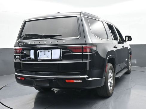 Used 2024 Jeep Wagoneer 2WD image 5