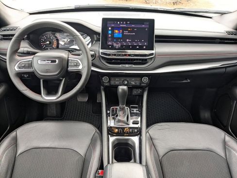 Used 2024 Jeep Compass Trailhawk image 15