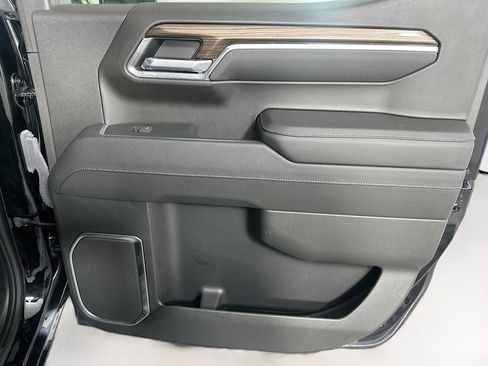 Used 2023 Chevrolet Silverado 1500 LT AWD/4WD image 28