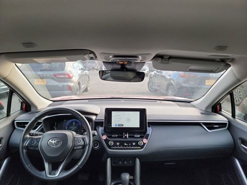 Used 2023 Toyota Corolla Cross XLE image 25