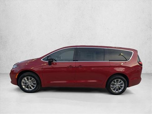 New 2026 Chrysler Pacifica Select image 5