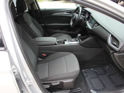 Used 2018 Buick Regal Preferred FWD image 31