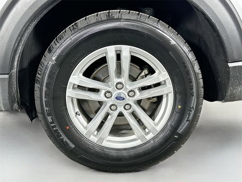 Used 2023 Ford Explorer XLT w/ Equipment Group 202A image 29