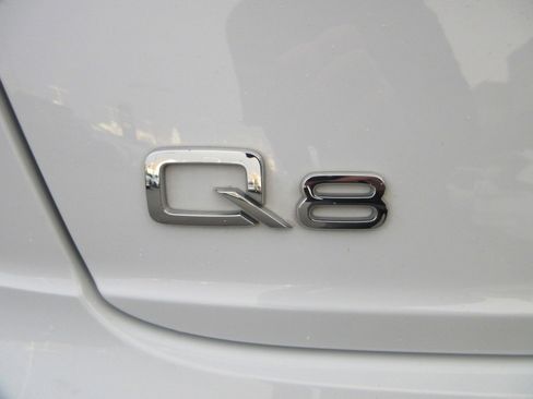 Used 2020 Audi Q8 Premium Plus image 9