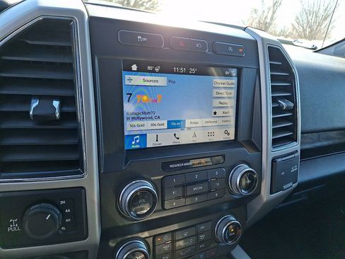 Used 2019 Ford F150 Lariat w/ Equipment Group 502A Luxury image 4