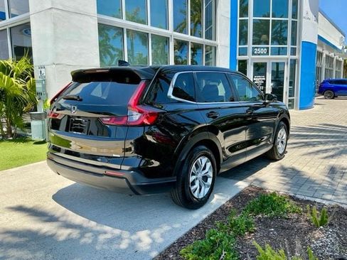 Certified 2025 Honda CR-V LX image 4