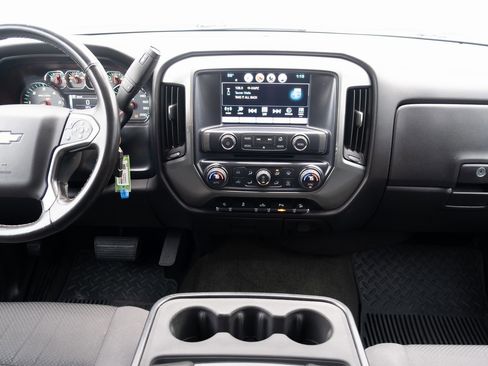 Used 2018 Chevrolet Silverado 1500 LT image 17