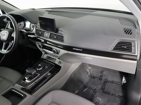 Used 2019 Audi Q5 Premium w/ Convenience Package AWD/4WD image 9