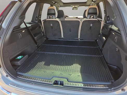 New 2026 Volvo XC90 B6 Plus w/ Protection Package Premier image 17