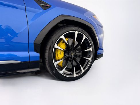 Used 2021 Lamborghini Urus AWD/4WD image 46