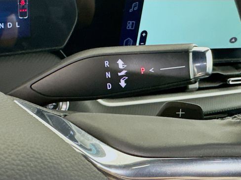 Used 2025 Chevrolet Equinox LT image 25