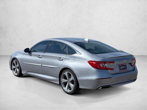 Used 2018 Honda Accord Touring image 7