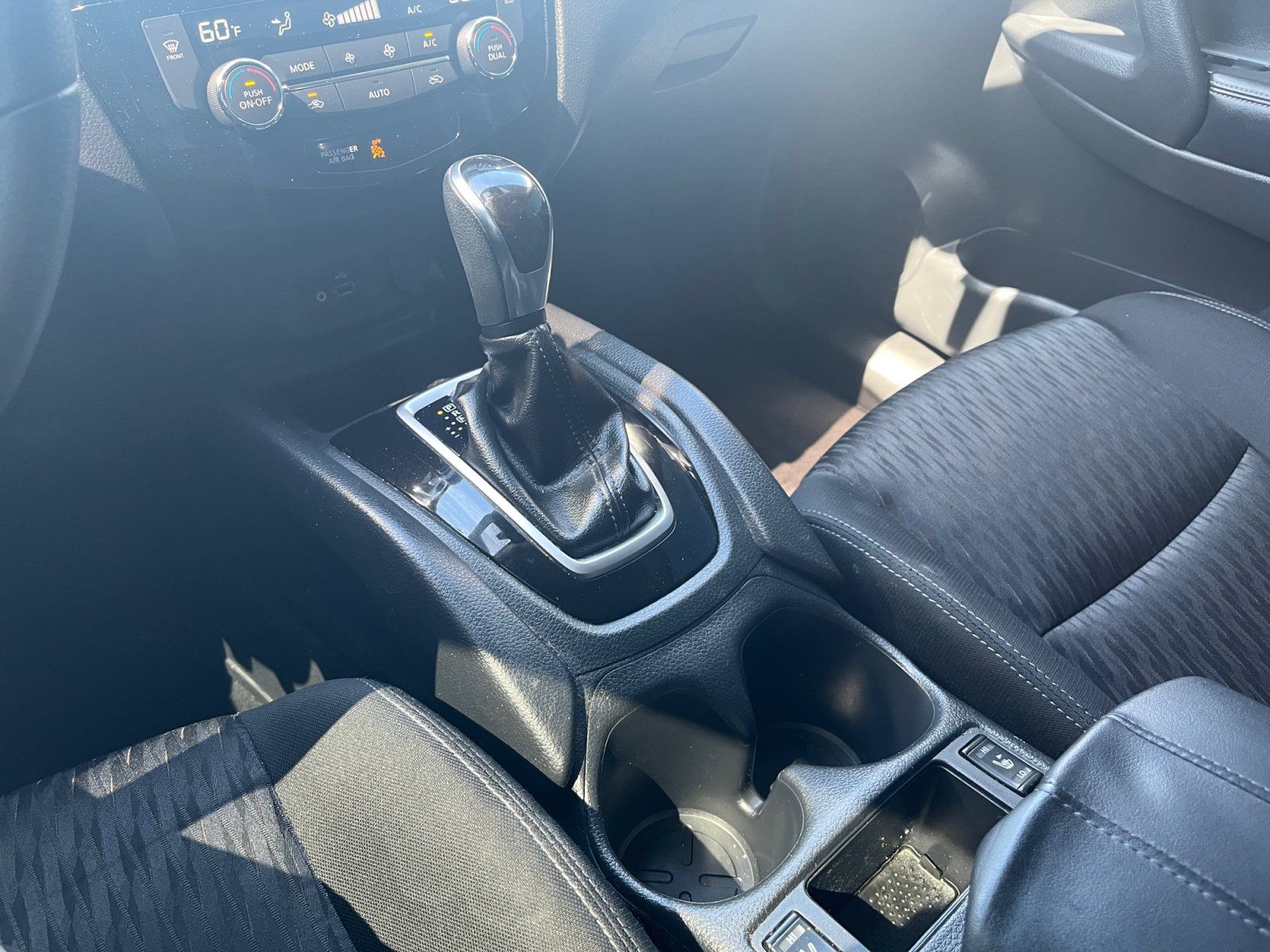 Used 2019 Nissan Rogue SV FWD image 16