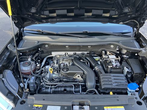 Used 2024 Volkswagen Taos SE image 34