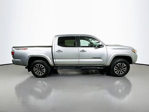Used 2020 Toyota Tacoma TRD Sport AWD/4WD image 8