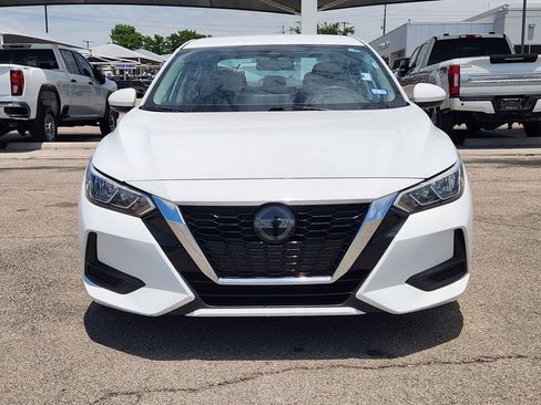 Used 2021 Nissan Sentra SV FWD image 2