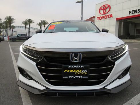 Used 2022 Honda Accord Sport image 2