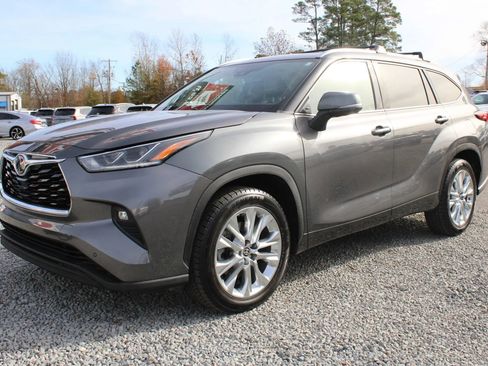 Used 2021 Toyota Highlander Limited image 2