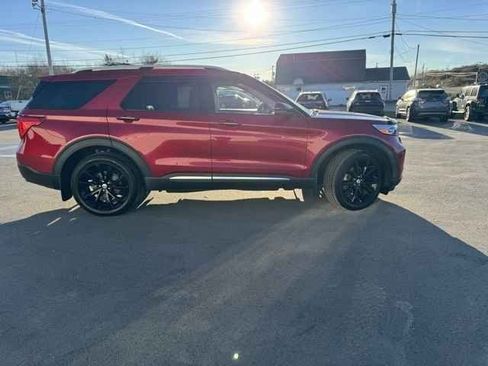 Used 2022 Ford Explorer Platinum w/ Equipment Group 601A image 4
