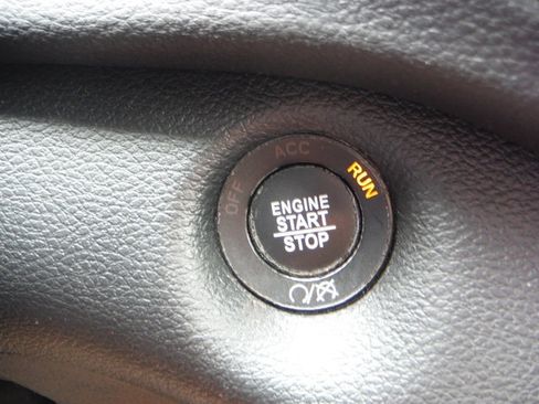 Used 2020 Jeep Cherokee Limited AWD/4WD image 23