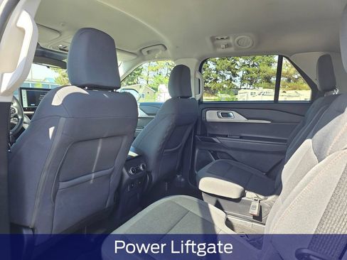 Used 2025 Ford Explorer Active AWD/4WD image 13