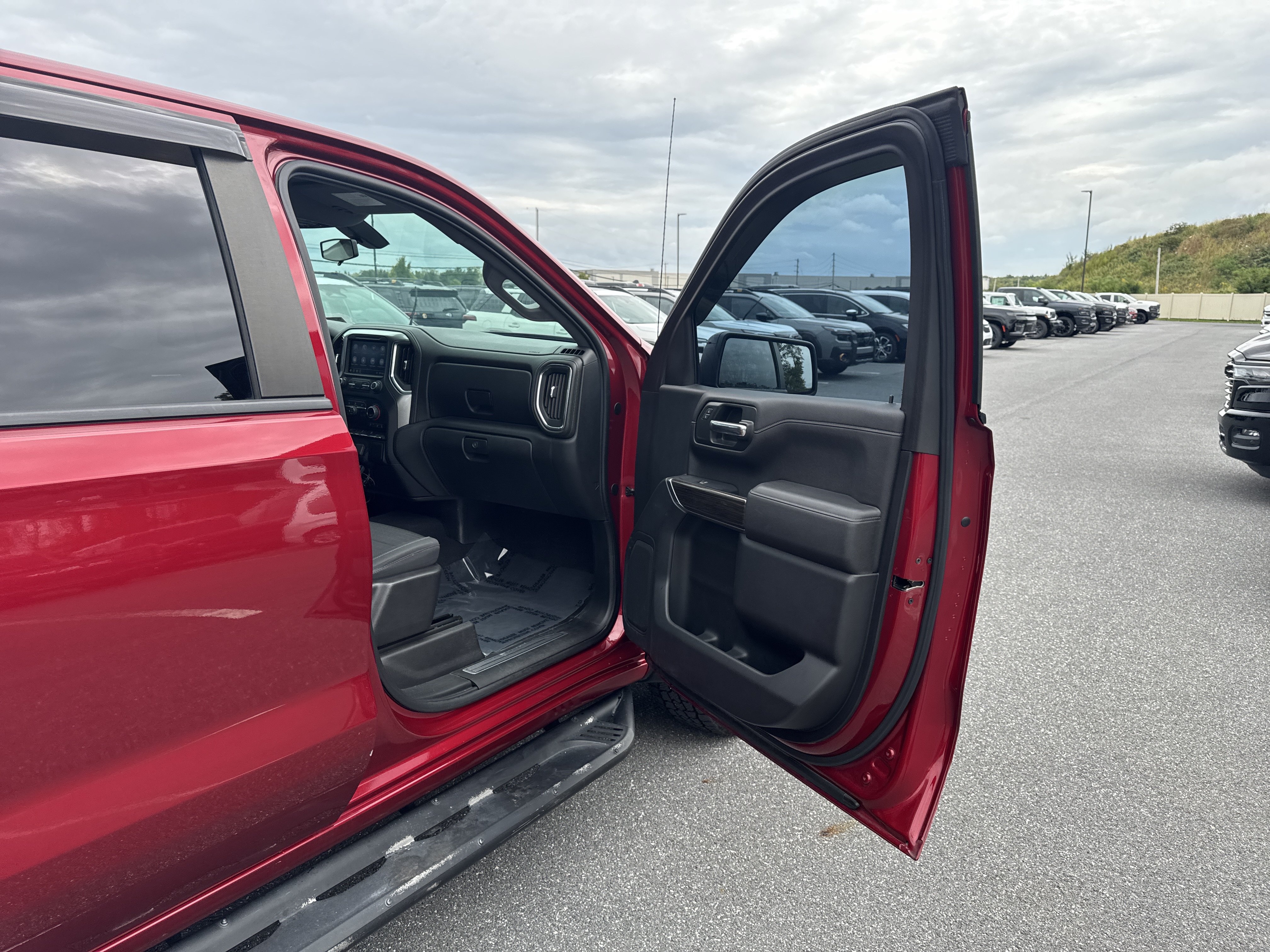Used 2019 Chevrolet Silverado 1500 RST AWD/4WD image 18