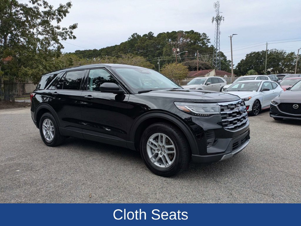 Used 2026 Ford Explorer Active RWD image 2