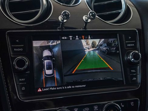Used 2019 Bentley Bentayga AWD/4WD image 24