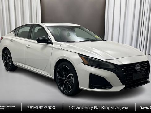 New 2026 Nissan Altima 2.5 SR AWD/4WD image 3